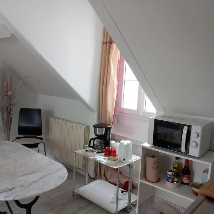 Le Cocon Rouge - Studio En Plein Centre Historique Lamballe Exteriér fotografie