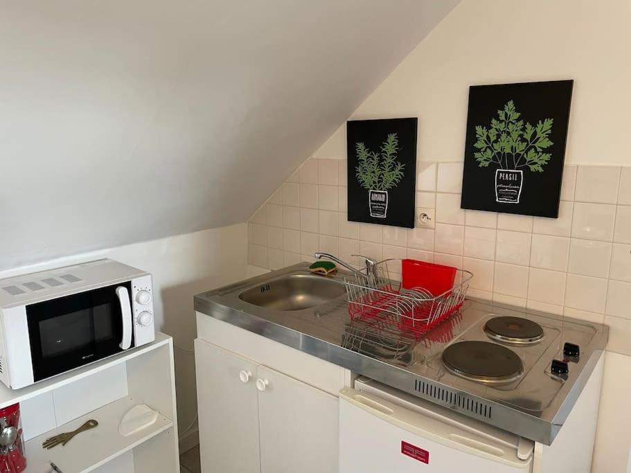 Le Cocon Rouge - Studio En Plein Centre Historique Lamballe Exteriér fotografie
