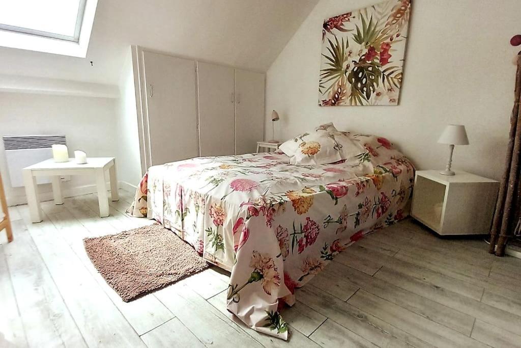 Le Cocon Rouge - Studio En Plein Centre Historique Lamballe Exteriér fotografie